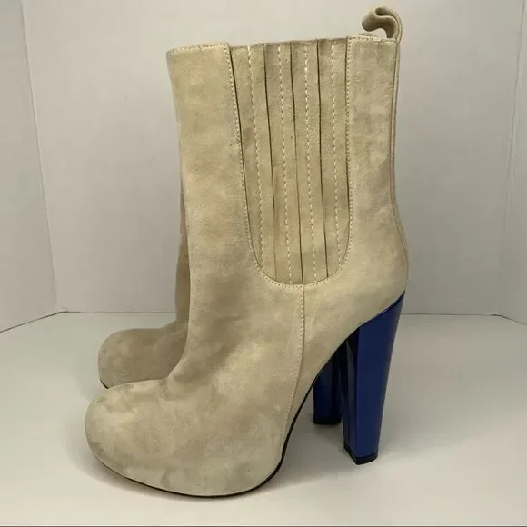 CARVEN high heel suede booties. - Picture 2 of 12